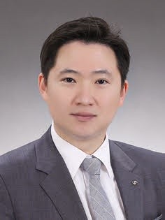 전경국 교수님 증명사진